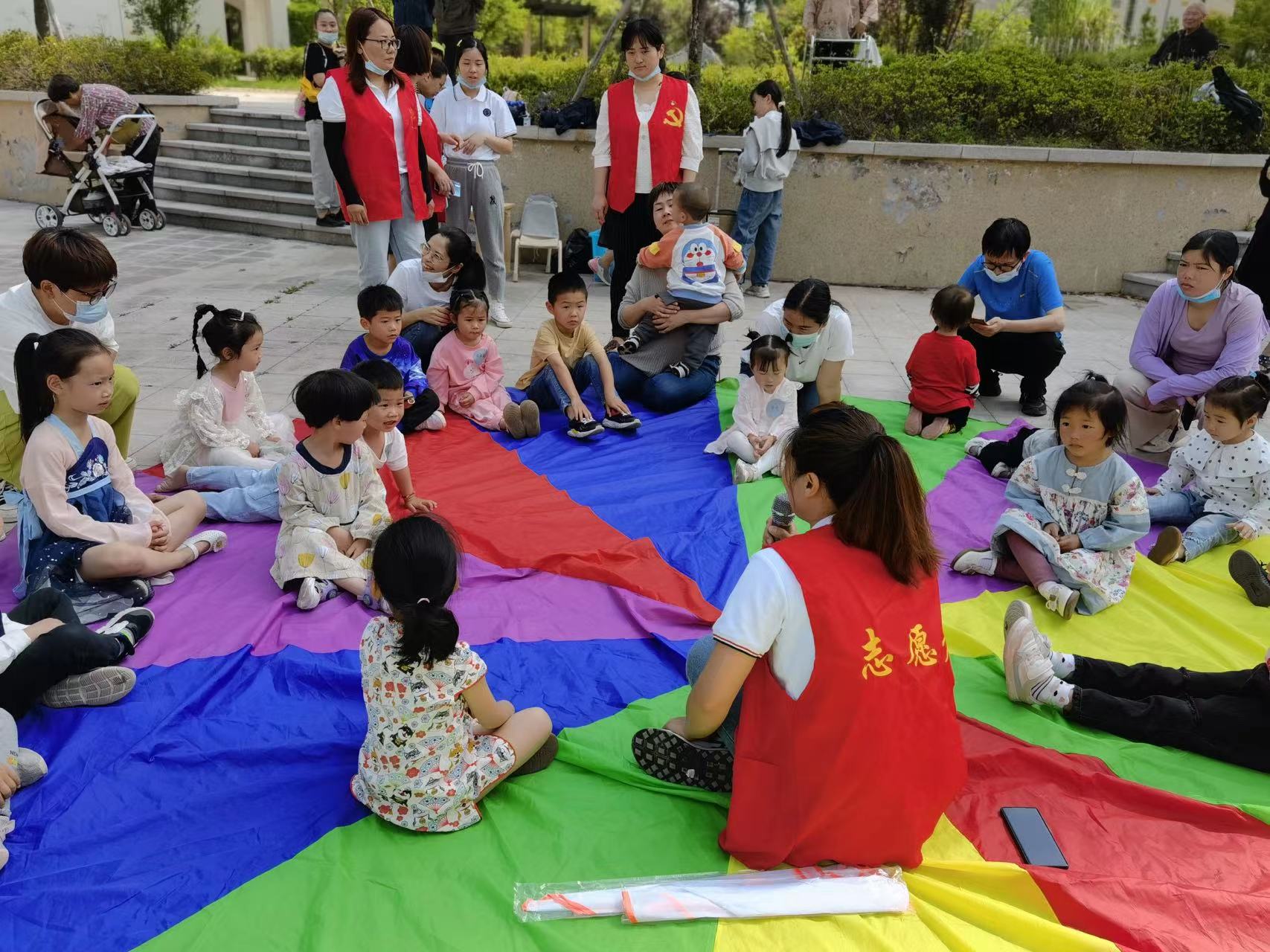 早教进社区,亲子共成长——仙华项宅幼儿园早教进社区活动