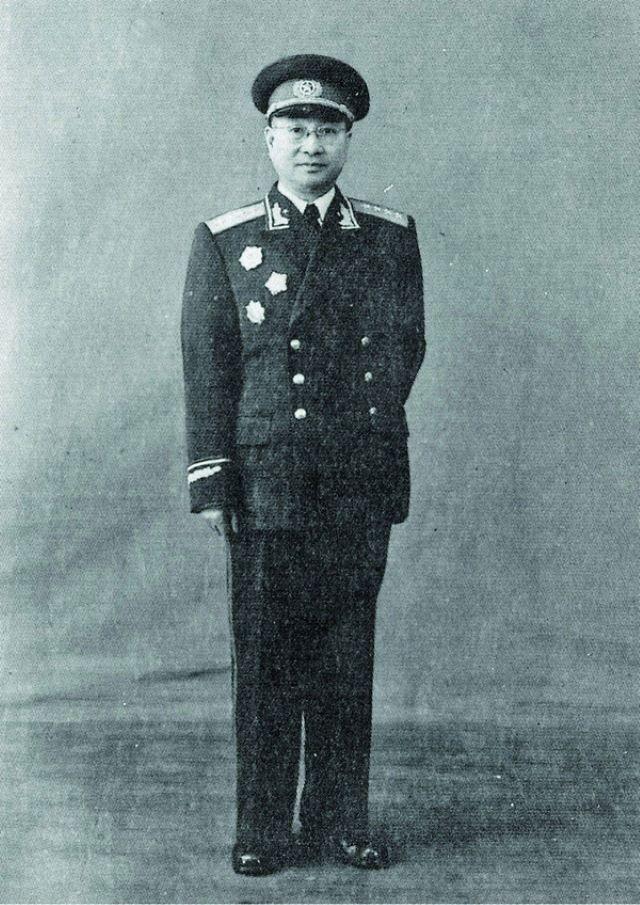 淮海战役国军14军军长熊绥春战死陈赓为何厚葬了他流了眼泪