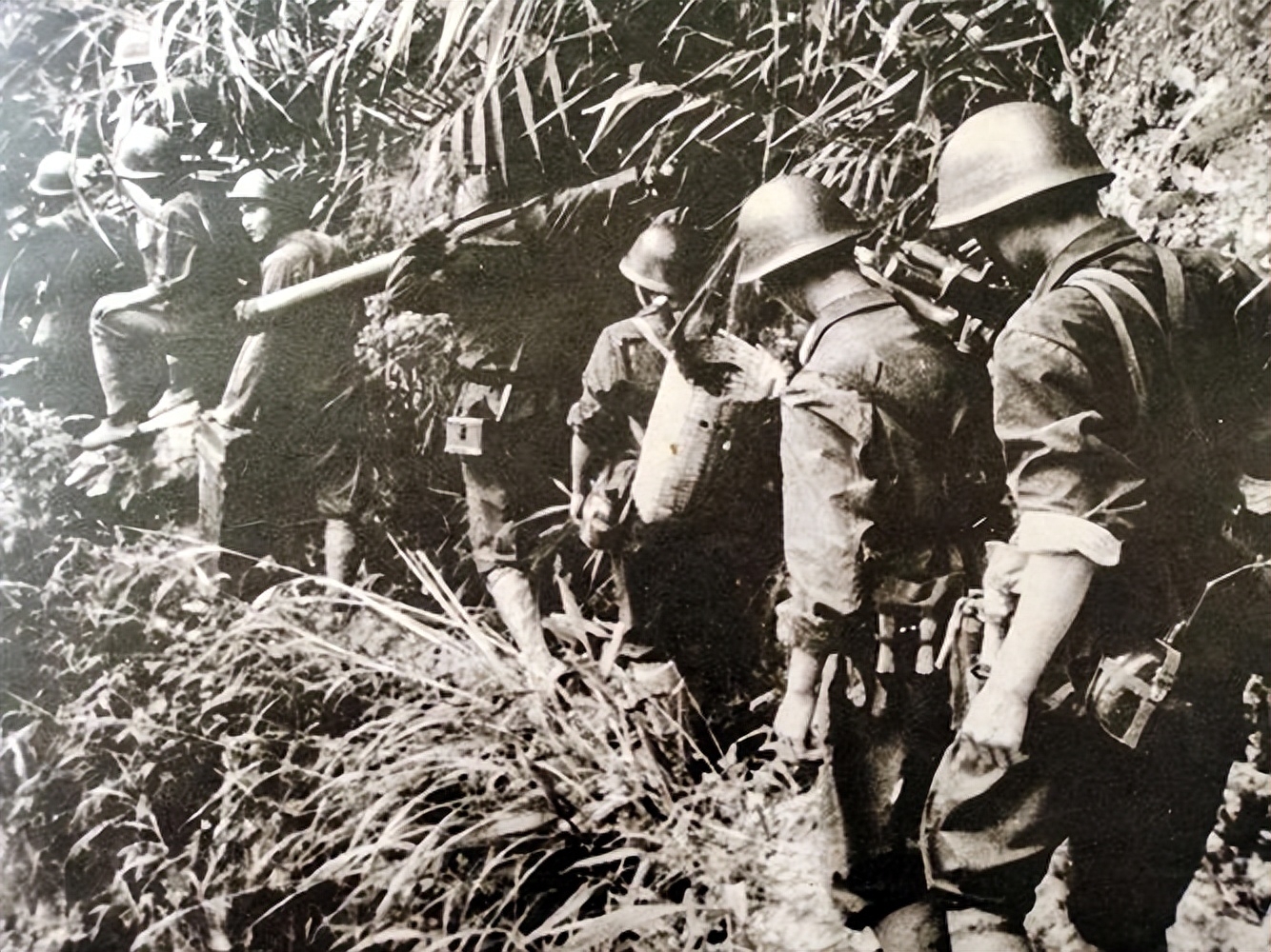 许世友在接到打仗的指令后,赶至作战部举行了大会,他告诉参谋长周德礼