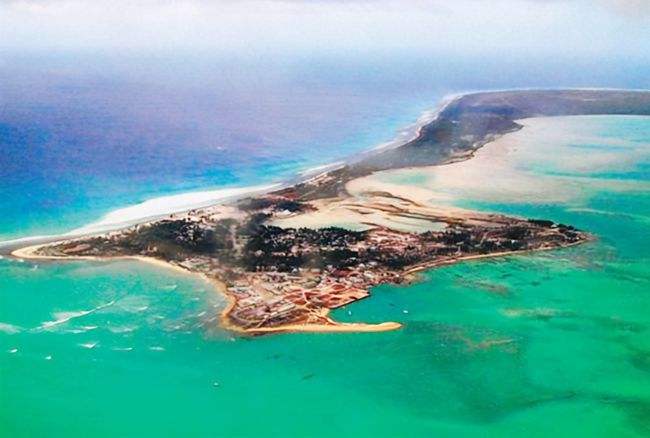 华裔总统汤安诺:父亲是汉奸,上台就与中国断交,面临亡国又反悔