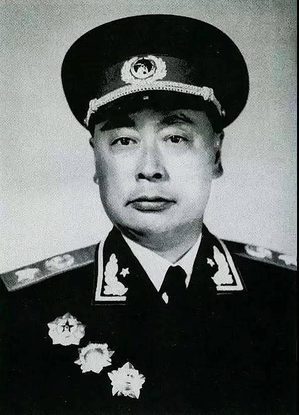 劳有花:军统王牌美女特务暗杀陈毅失败,竟然因入党落网