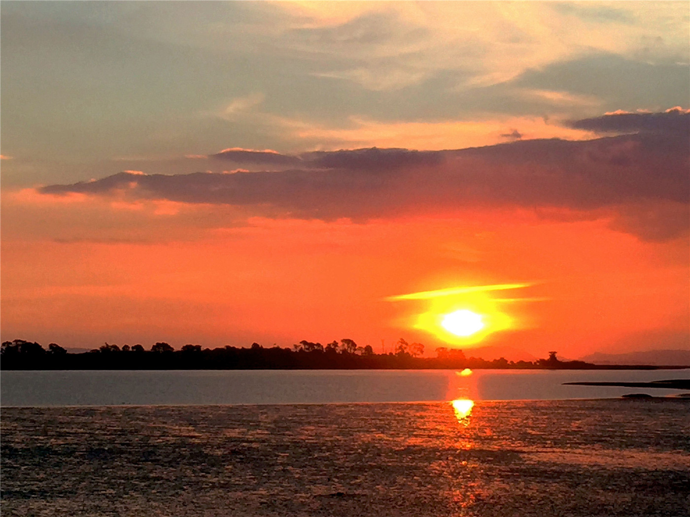 大海与夕阳,好美!