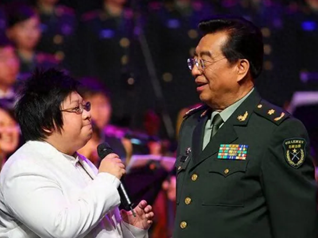 回顾韩红6岁丧父为做公益倾家荡产收养280个孤儿51岁仍未婚