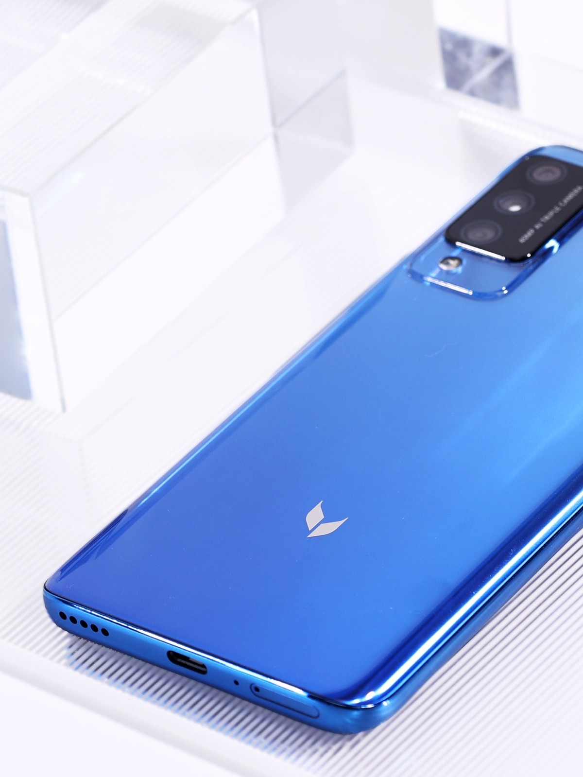 麦芒10上手图赏:6.6英寸无界全面屏 40w快充,颜值同样高