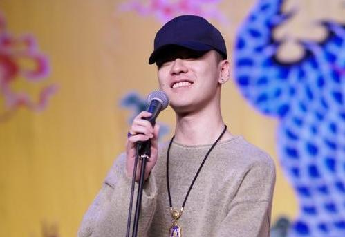 德云社龙字科发布会,张云雷回应是否会收徒:先自己把相声说好