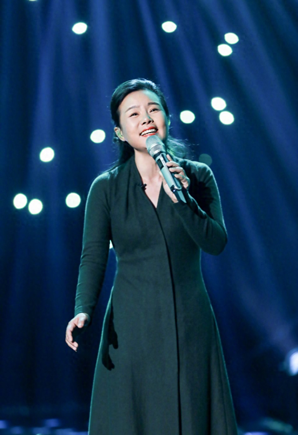 回顾龚琳娜嫁给德国人老锣给他生孩子是我这一生中最幸福的事