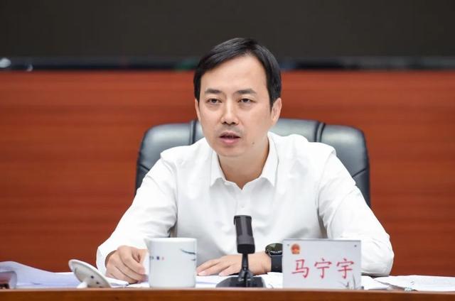 他年仅47岁就担任贵阳市长,过往履历曝光,清华毕业,十分优秀