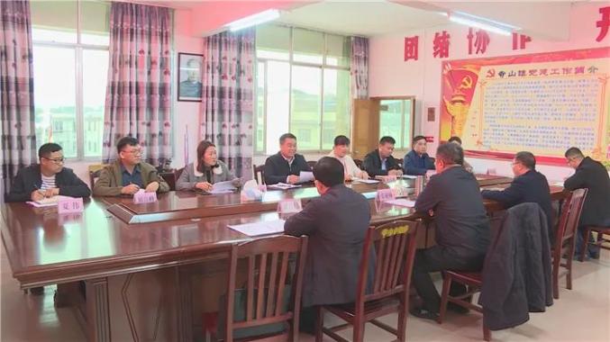 【换届选举】市委副书记张亚楠到兴宾区寺山镇调研村(社区"两委"换届