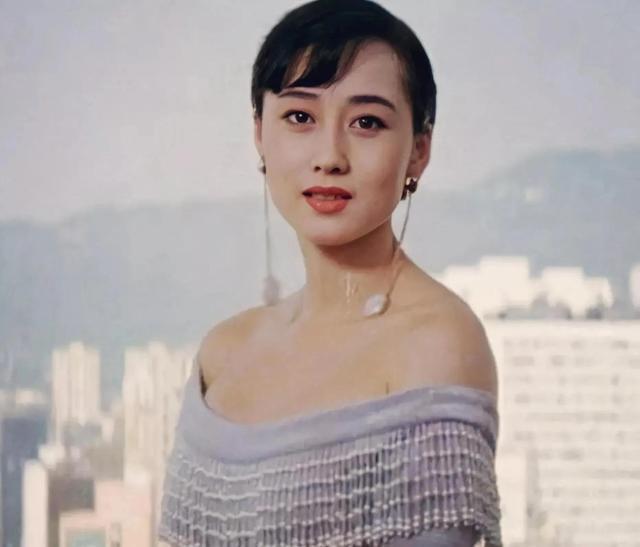 曾在拍电影时被投资人欺负的利智,嫁给李连杰才是心碎的开始