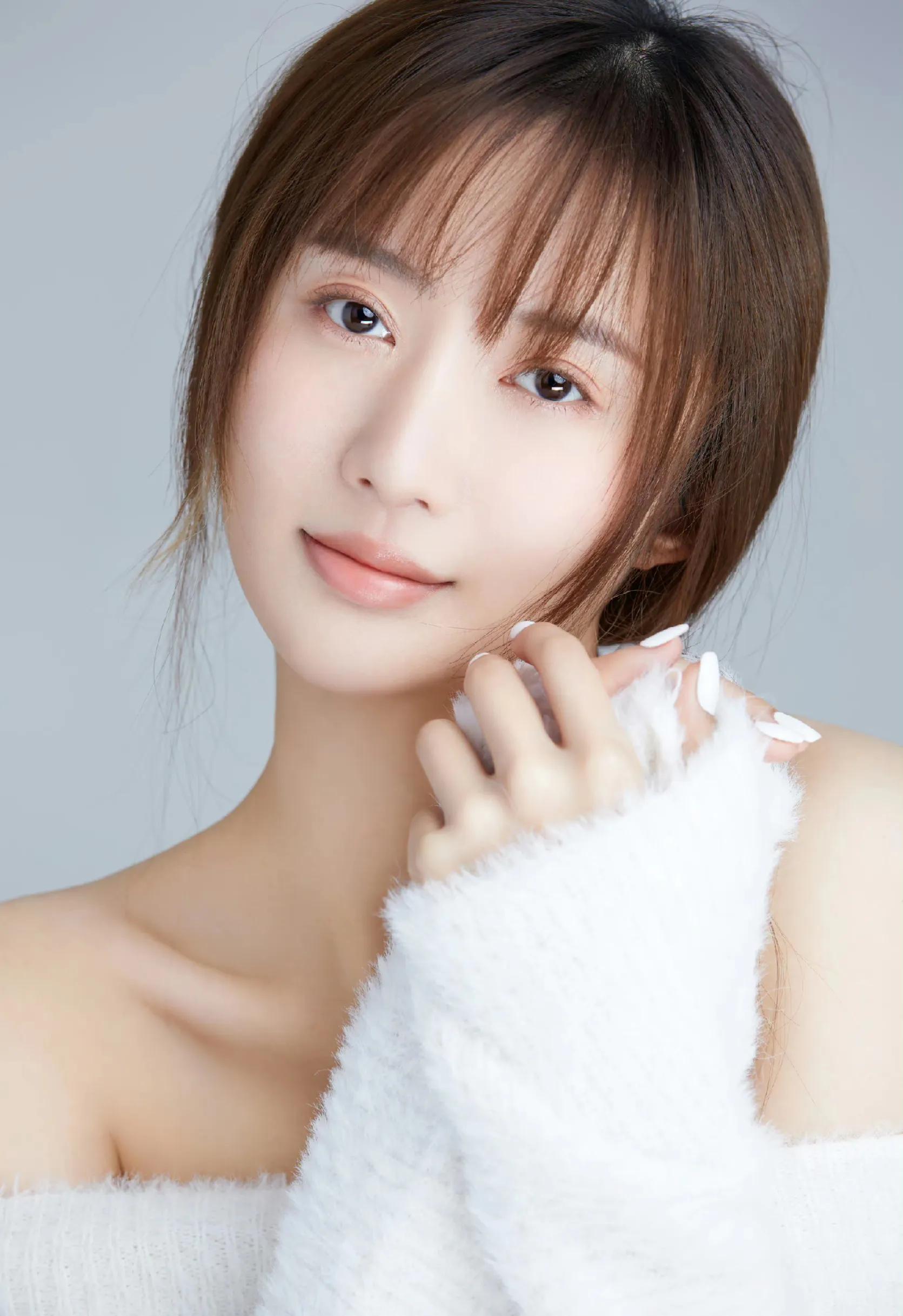 演员韩与诺写真集