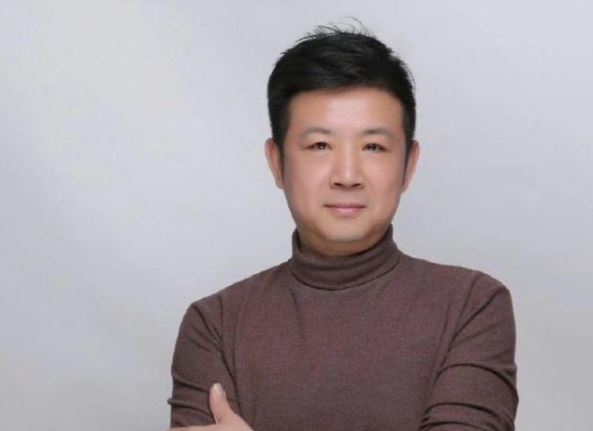 《万卷楼》导演袁刚因病去世年仅48岁,汪海林发文悼念