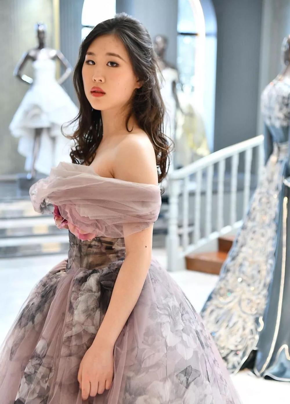 廖昌永17岁女儿首开音乐会,穿t恤牛仔裤登台,被赞"天赋型选手"