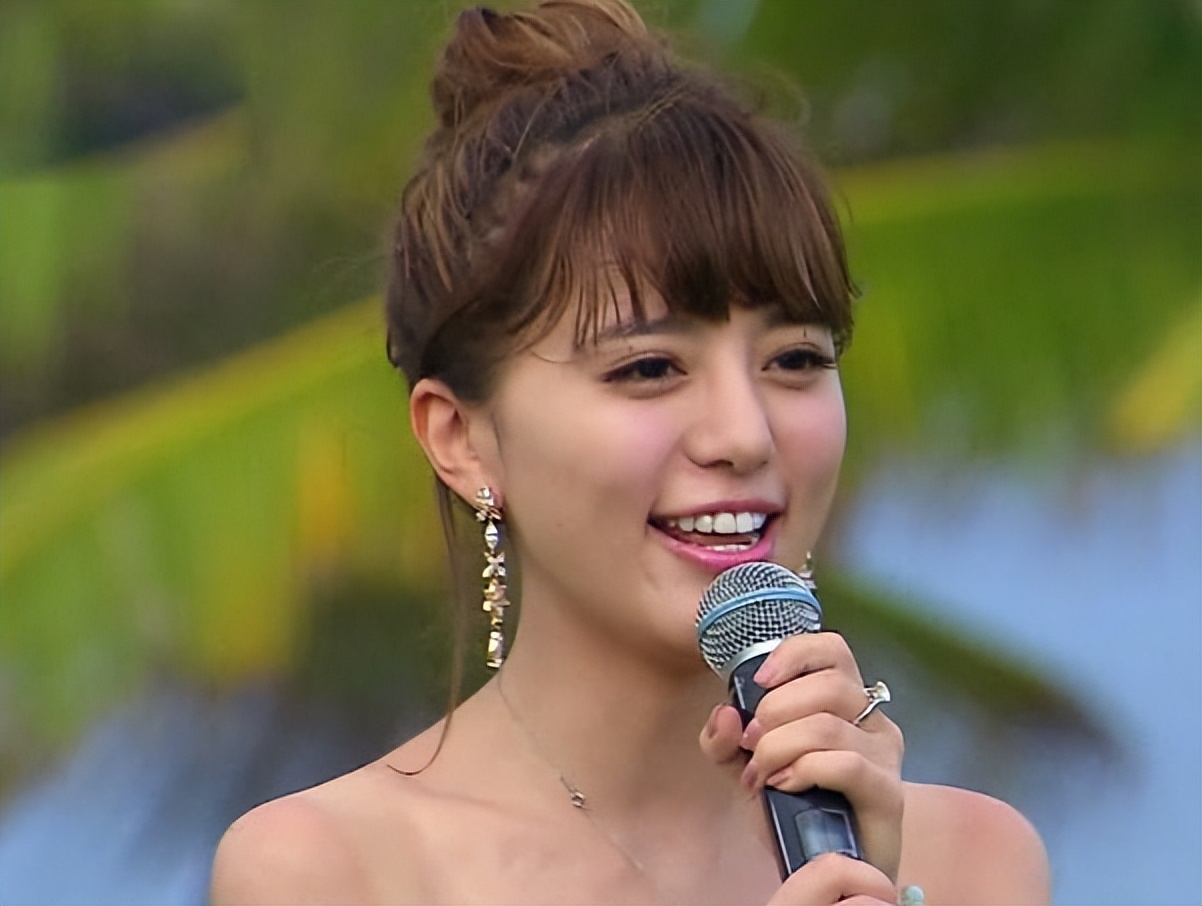 "隐形富婆"阿兰:戴上亿九眼天珠,21岁打败王菲,坐拥亿万身价