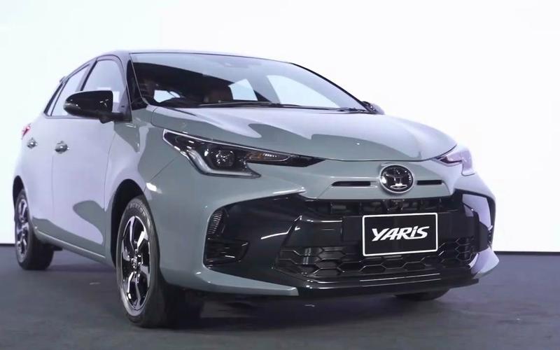 7万起售!油耗4升,配1.5升混动,2024款丰田雅力士cross亮相