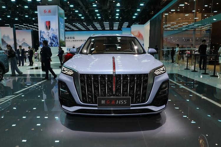 2024款红旗hs5实车亮相!搭2.0t 8at,新造型比宝马奔驰还精致