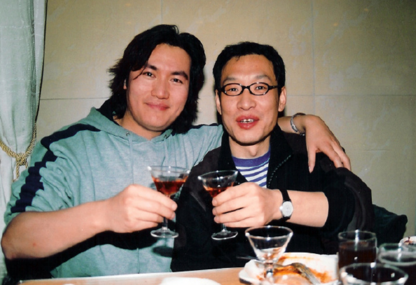 姜昕:含泪退出窦唯王菲三角恋,结婚后丈夫又自杀,她如今怎样?