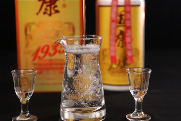 618白酒囤货指南:7款好酒可入手,郎酒,汾酒在列,为何没有茅台