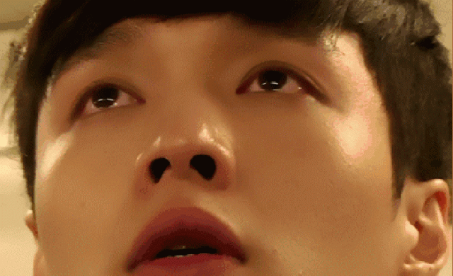 张艺兴:突然哭泣,情感的洪流引发共鸣!