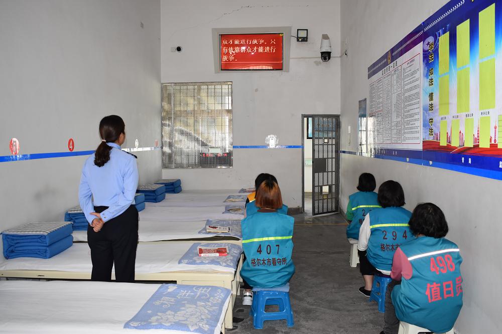爱国教育入监所  真情感化显实效——市看守所组织开展系列爱国主义