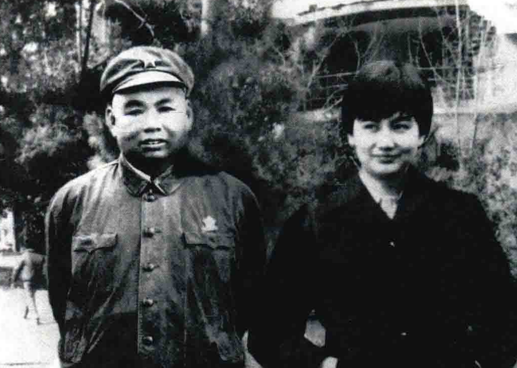 许华山意外成飞行员,训练太苦写信给许世友:担心活不到毕业那天