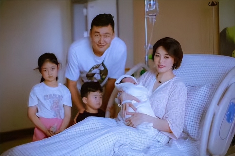 cba苏伟成了笑话!练皮划艇出身 他妻子貌若天仙 2儿1女生活幸福