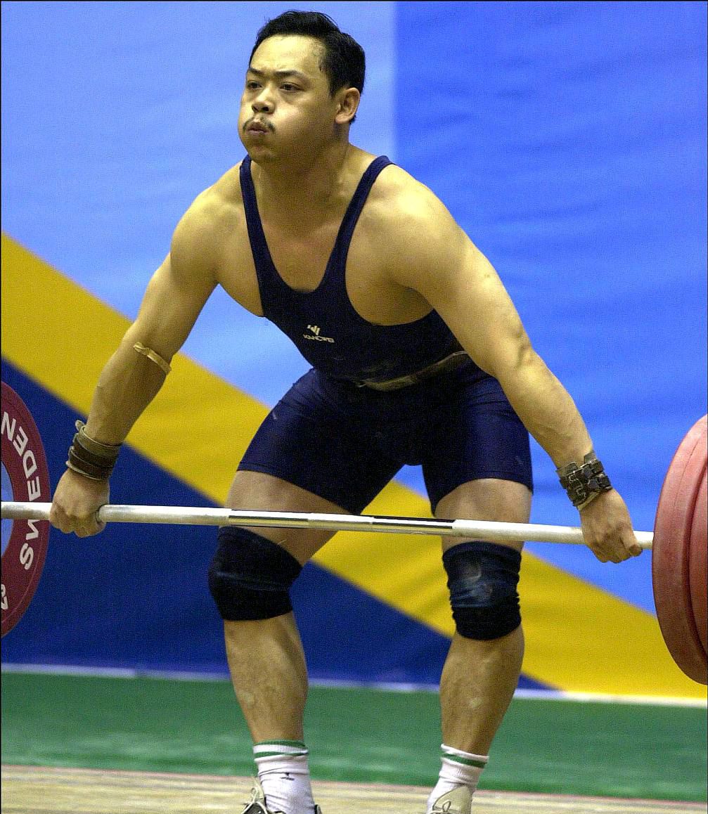 他是蝉联两届奥运冠军:娶初恋空姐,升任体育副局长,官至副厅级