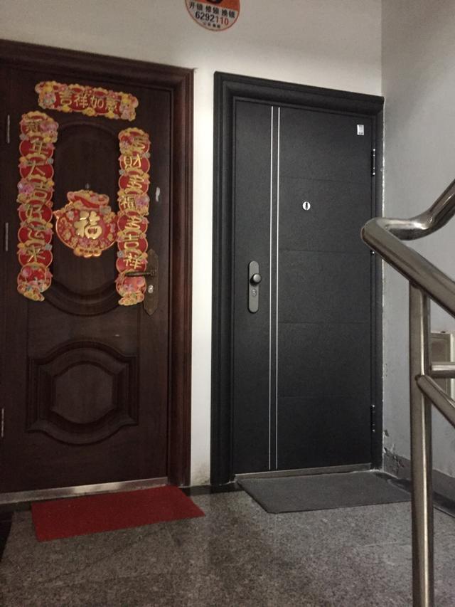 有没有觉得你家入户防盗门有点丑?