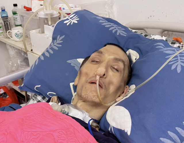 悲痛!网红黄焕明离世,享年44岁,妻子患癌症照顾他,儿子才5岁