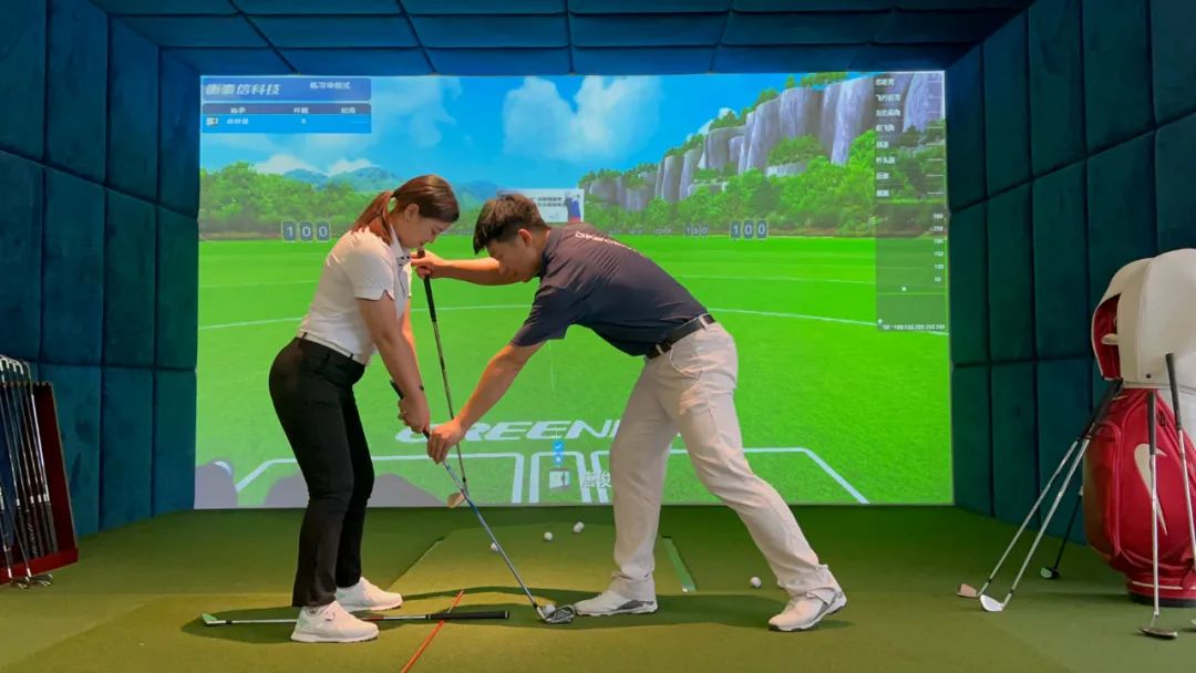 祝贺九州禾业携手高尔夫职业教练唐俊雄