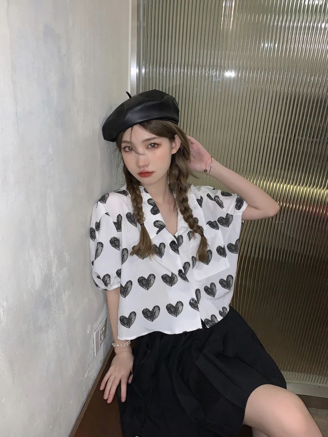 斑马纹和格纹也是经典的甜酷风元素!