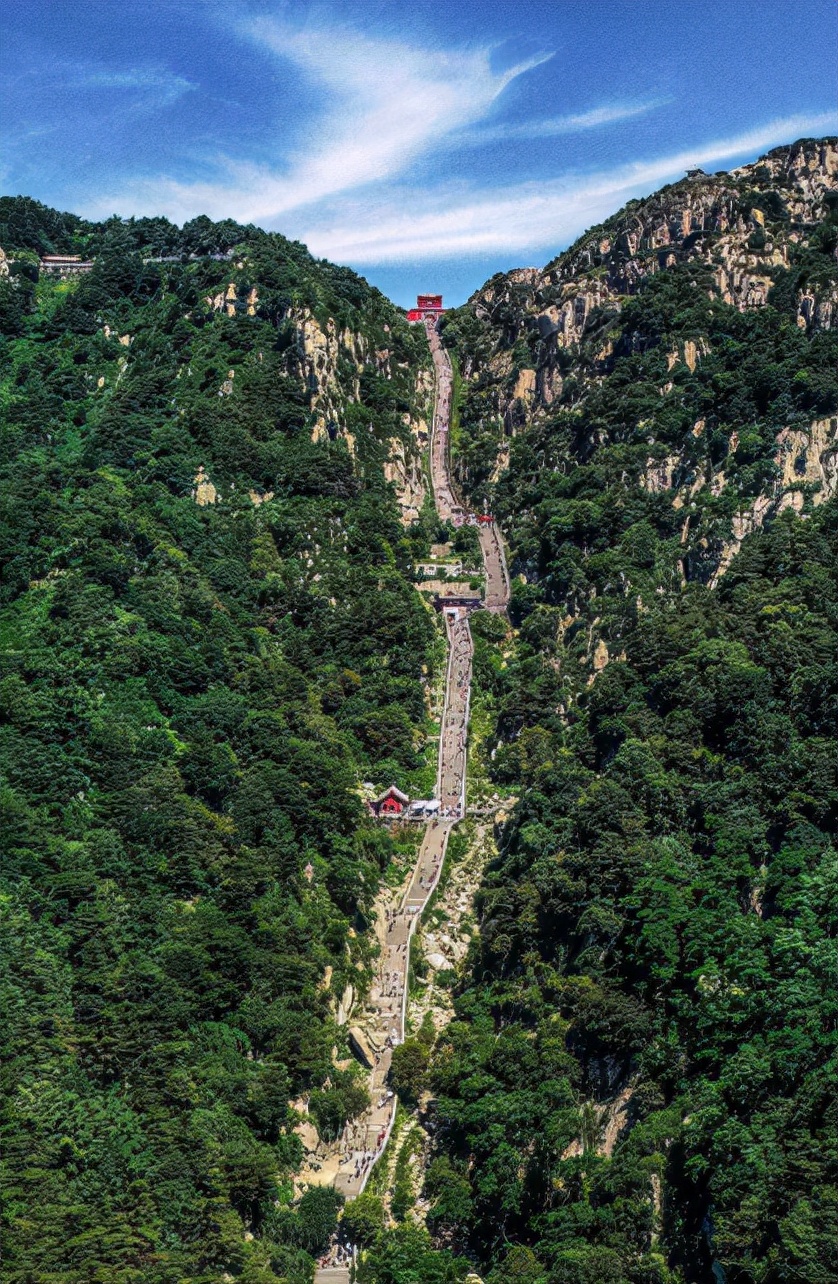 泰山的样子图片