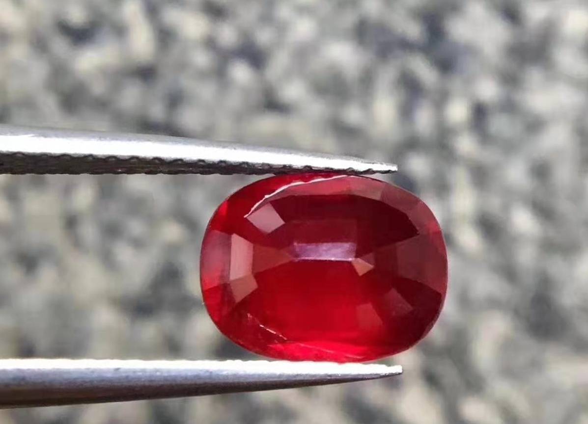 红宝石寓意与特性有关吗(红宝石寓意与特性有关吗图片)