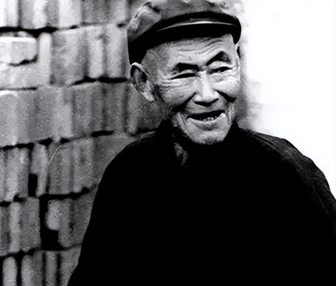 王国藩:曾经连续担任三届中央委员,78年被免职,回去农村做农民