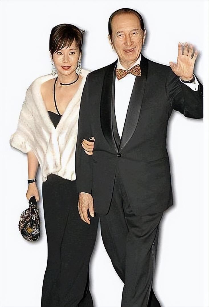 回顾霍英东的三太似隐形人赌王四太出尽风头背后原因值得深思