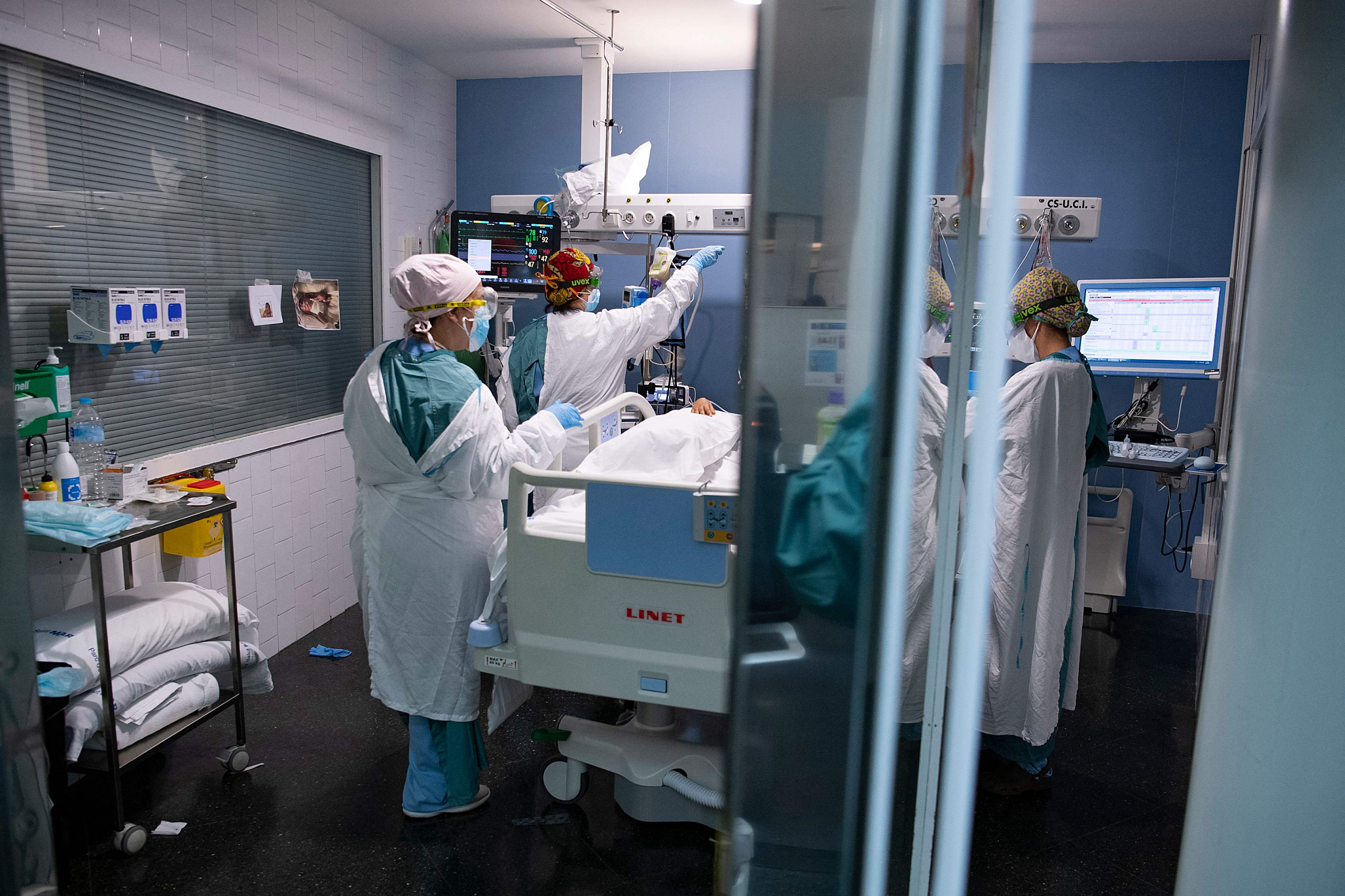 直击:西班牙的新冠重症病房