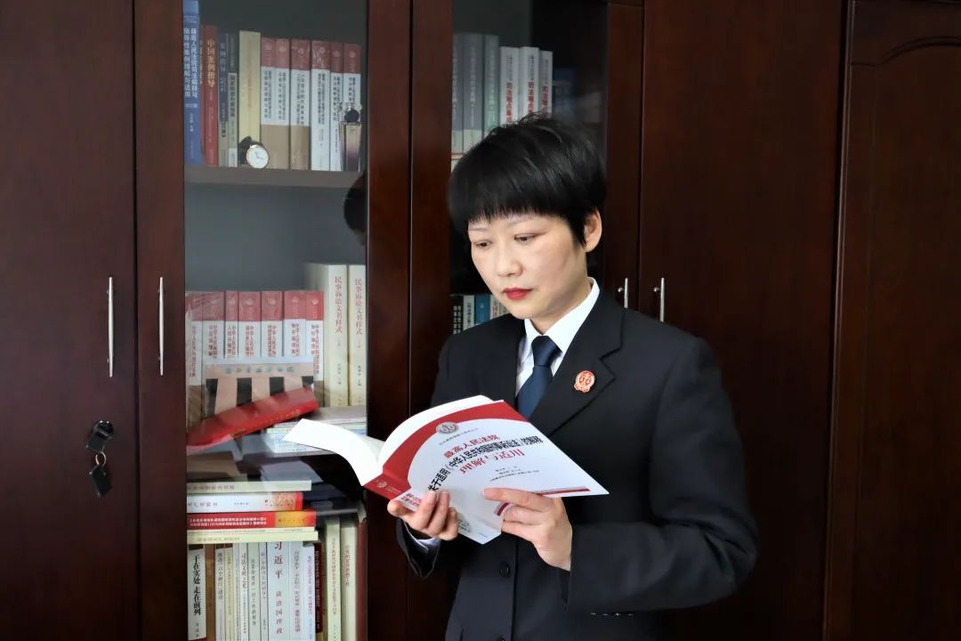 【榜样在身边】"政法百佳"模范政法干警——杨晓萍