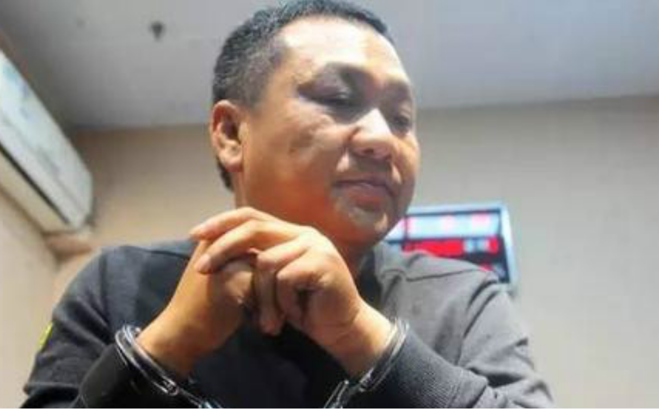 案件亿万富翁石二群为何要抢劫银行208万