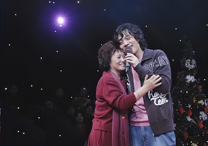 朱明瑛:因性格不合与前夫离婚,为了儿子至今72岁未再婚