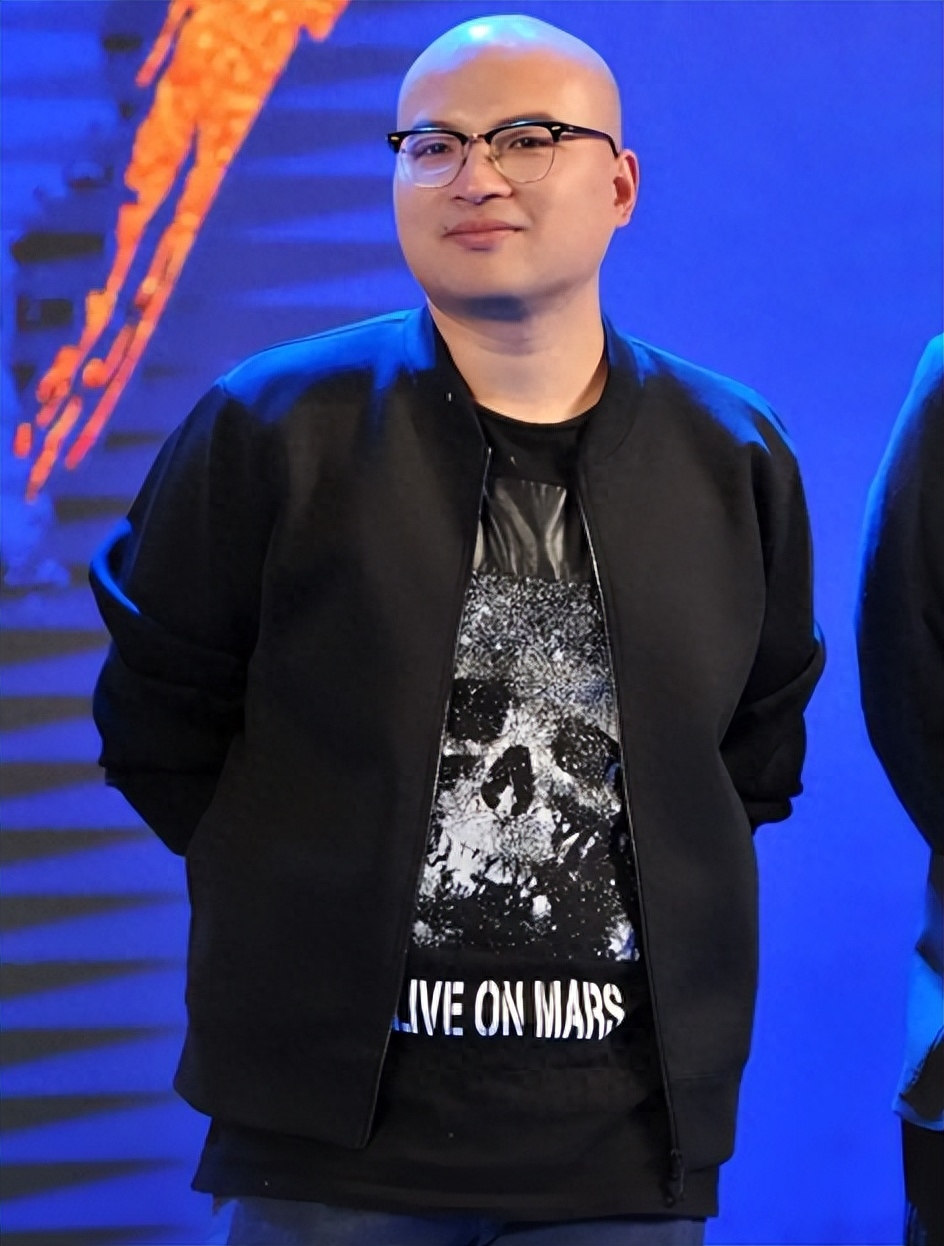 回顾从工程师到导演出走万合天宜拍电影引争议易小星喜剧之路