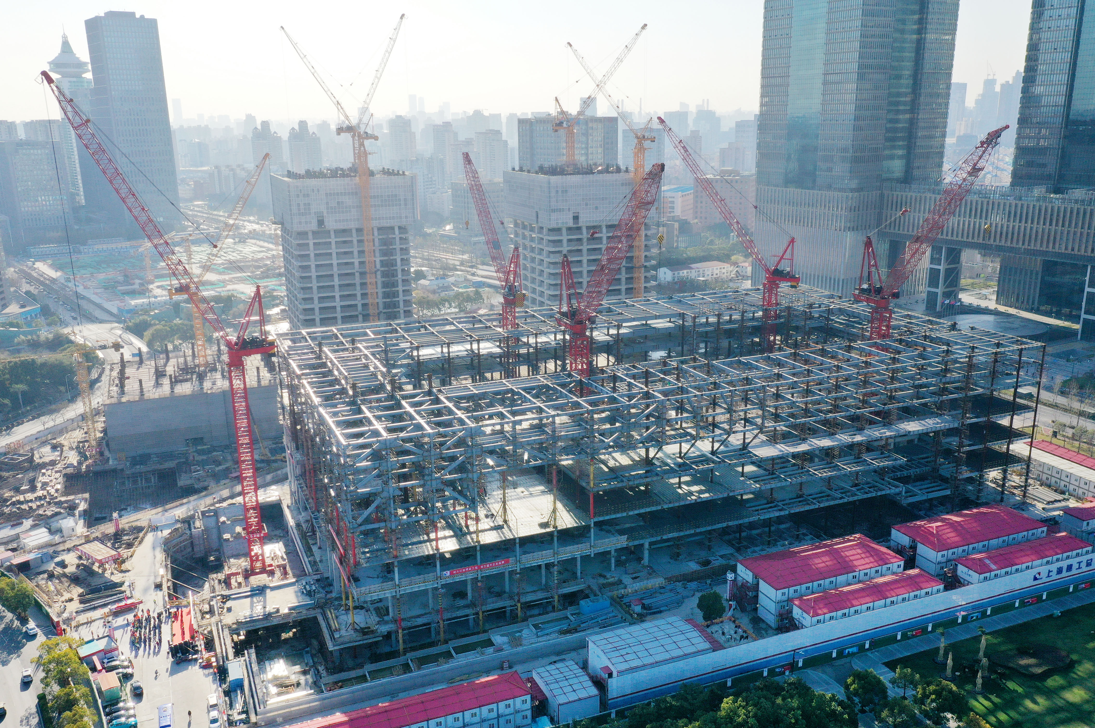 上海博物馆东馆新建工程主体钢结构顺利封顶(3)