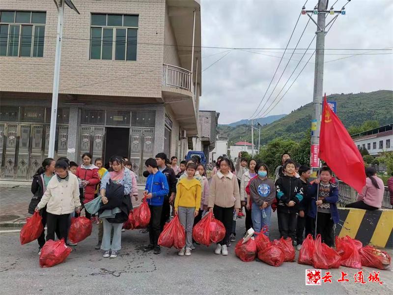 通城黄袍中学75位优秀师生获得奖励