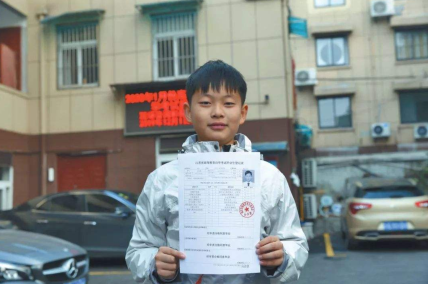 2012年,南京4岁男孩遭父亲"逼迫",在零下13度裸奔,他犯了什么错?