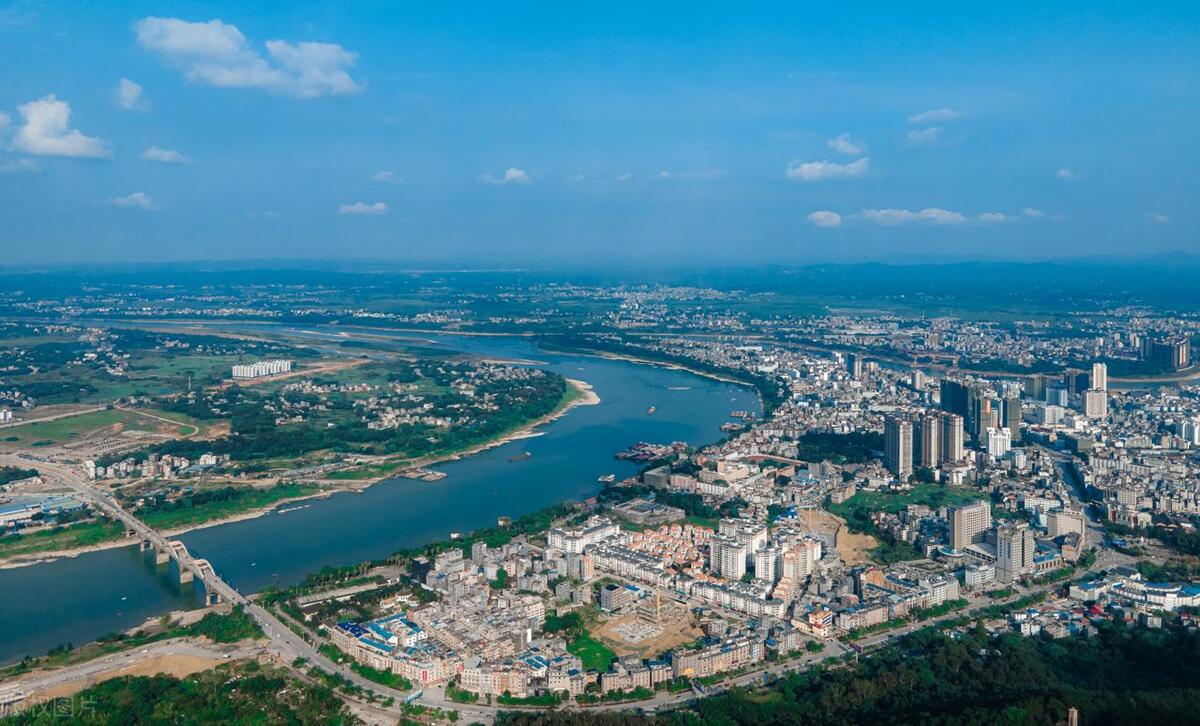 贵港桂平市各镇人口一览:最多的镇超二十四万人,最少的一万多人