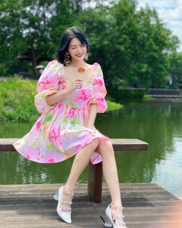 晒健身成果照秀"蚂蚁腰",朱主爱大方自爆体重