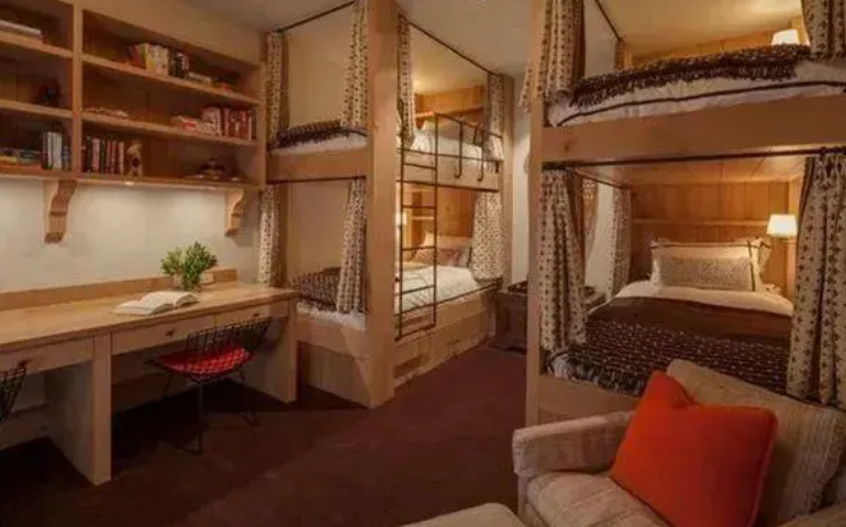 我国大学宿舍对比,豪华vs寒酸对比,网友:差距真的!