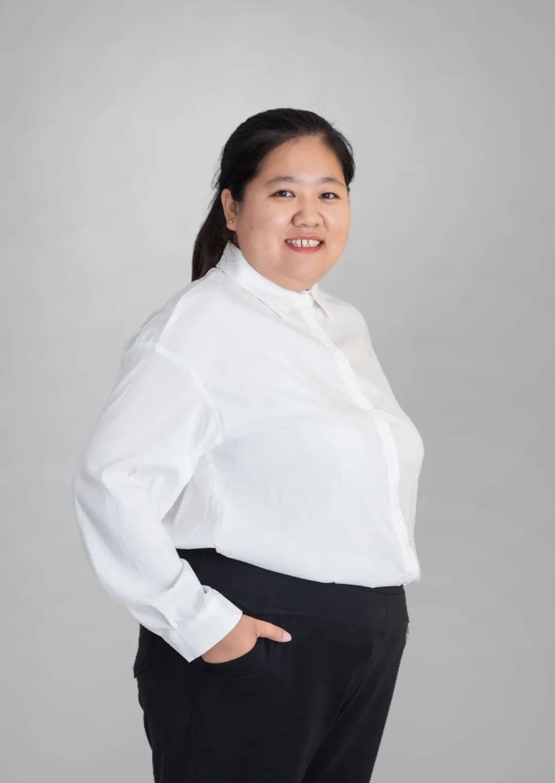 赵灿老师注重分析学情,制作课件,从整个社会历史发展的角度指导学生