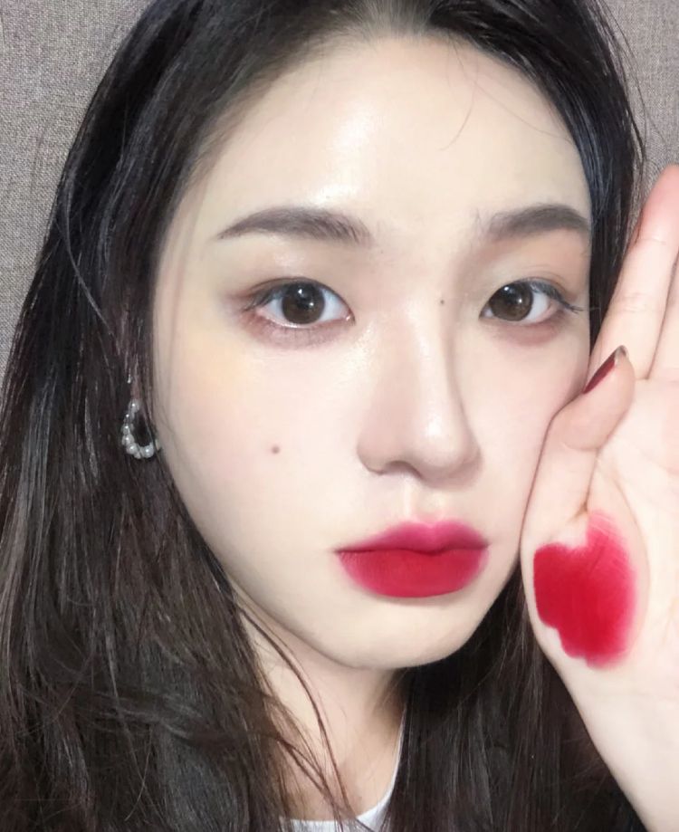 2020流行mac口红集合,这4支显白又个性,超适合小白的你