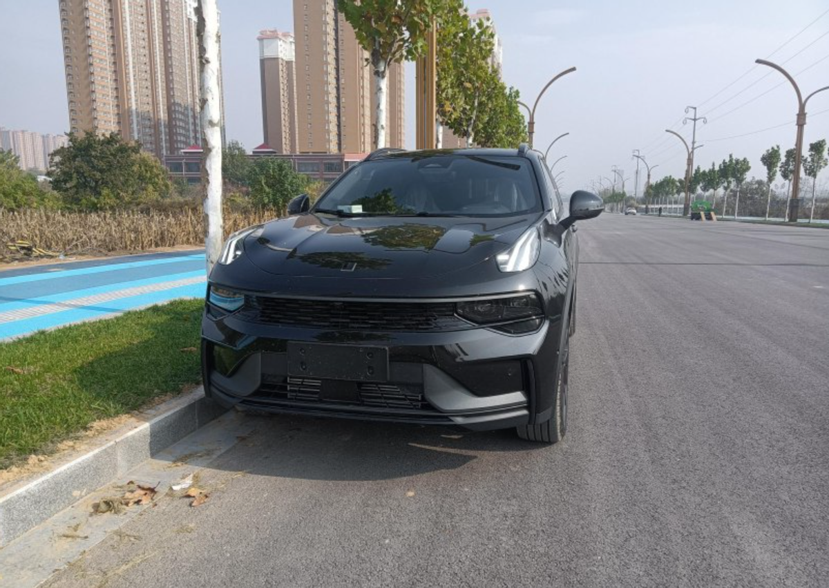 这该死的驾控魅力!领克01暗夜版我先冲为敬