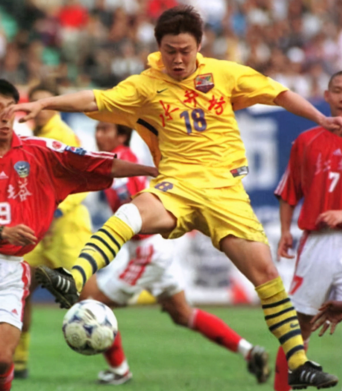 绰号闷墩儿的姚夏,低调内敛务实,他的"闷"是中国足球缺乏的