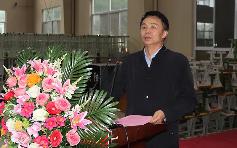 庆阳二中隆重举行2023届高三毕业典礼